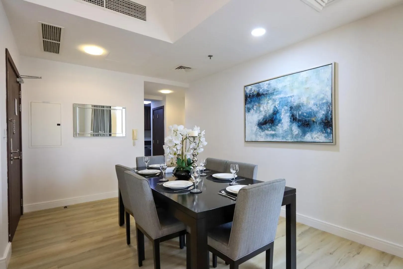 Livbnb - Spacious 2Bhk In Shams Walk To Beach 두바이 아파트
