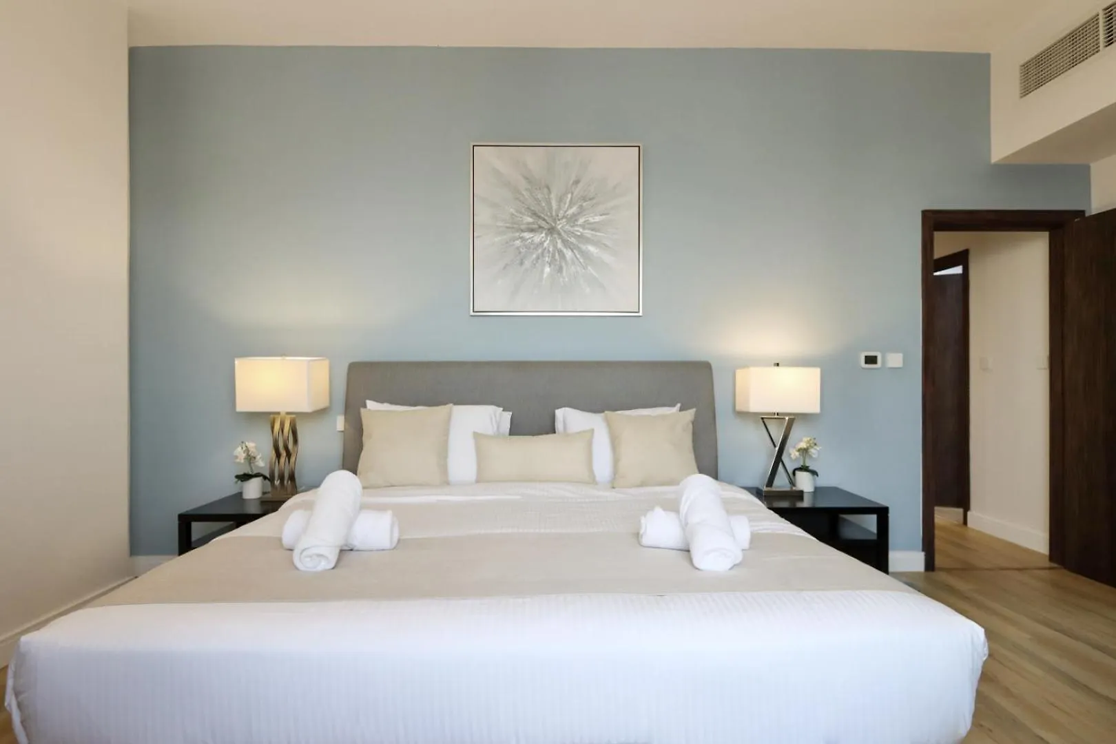 아파트 Livbnb - Spacious 2Bhk In Shams Walk To Beach 두바이