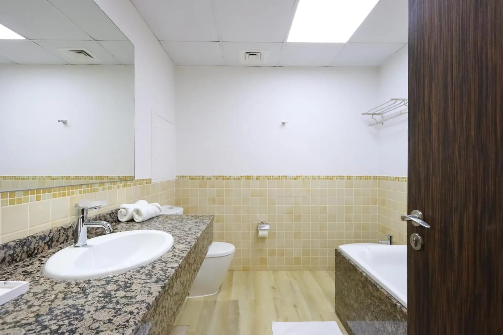 Livbnb - Spacious 2Bhk In Shams Walk To Beach Dubai
