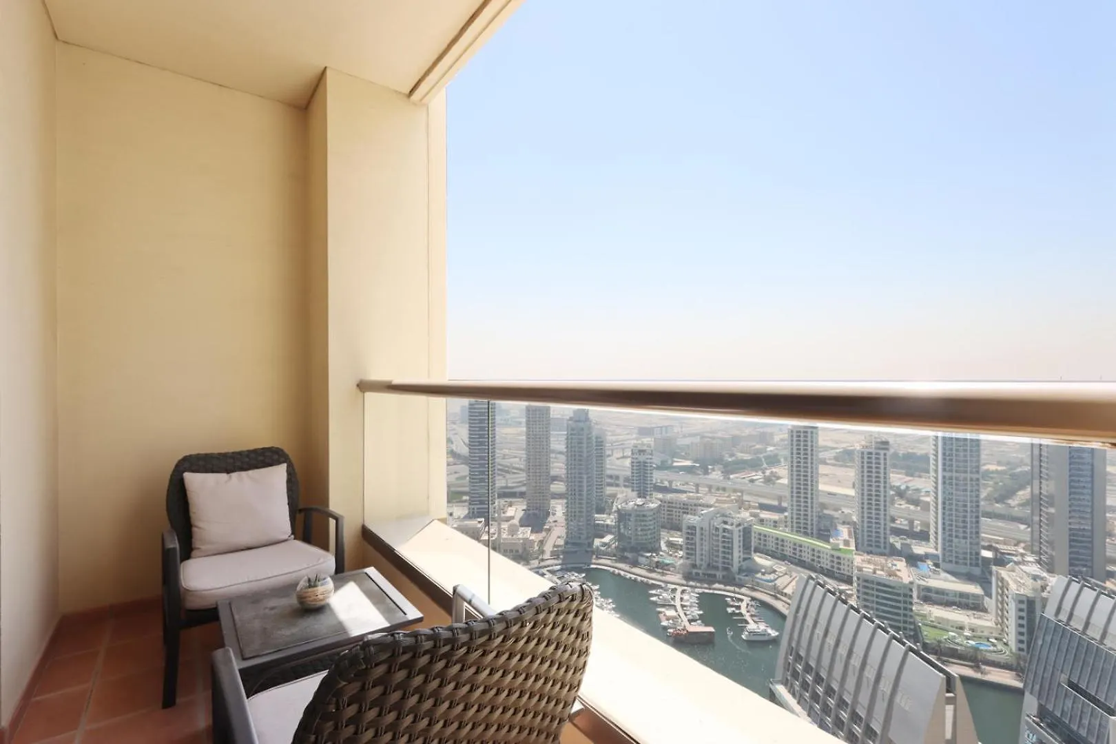 Livbnb - Spacious 2Bhk In Shams Walk To Beach Dubai