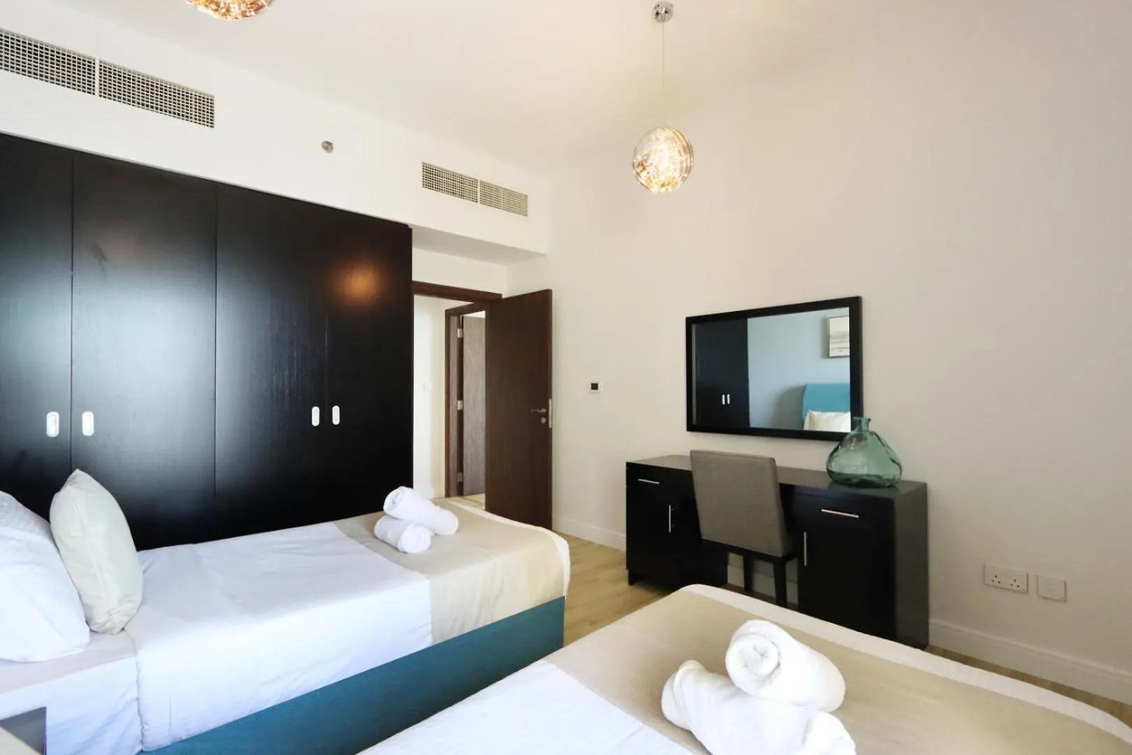 Livbnb - Spacious 2Bhk In Shams Walk To Beach Dubai